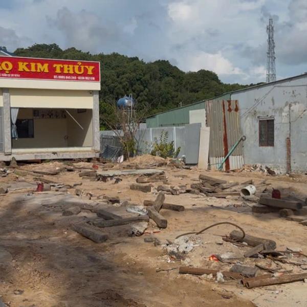 Di dời nhà cấp 4 diện tích 160m² lùi 25m tại Phú Quốc do giải tỏa đường Hội nghị APEC